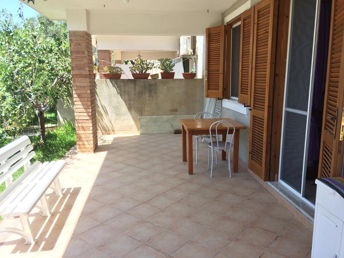 Casa Vacanze La Tuia كاستيلاباتي المظهر الخارجي الصورة